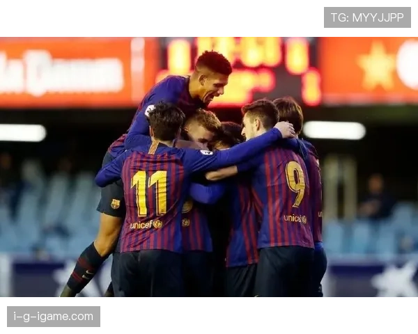 阿劳霍：铁卫筑起巴萨防线，防守艺术闪耀赛场