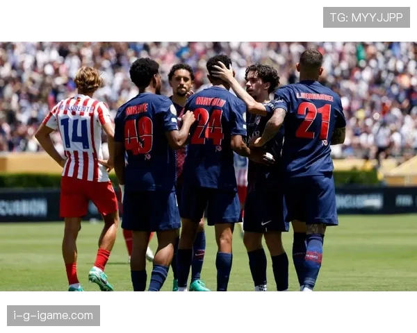 马赛球迷近期表现活跃，主场氛围持续提升