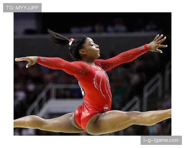 西蒙·拜尔斯训练一天吃五顿,冰箱里塞满牛排和蛋白粉 西蒙·拜尔斯训练一天吃五顿,冰箱里塞满牛排和蛋白粉