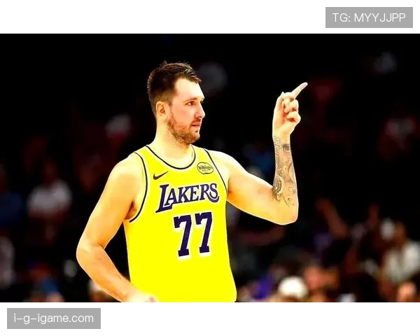 东契奇家里那架跑车，被他当回家买菜顺便炫耀的玩具了？