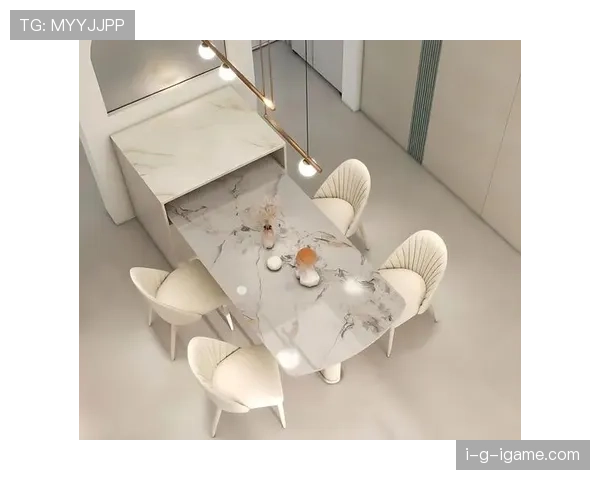 贾一凡发的床头照把我笑哭了，摆件比我整套家具还贵