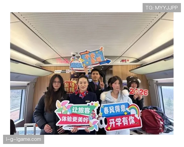 高亭宇上场随和得像邻居，出门那张行李堆满名牌的图把我打回现实